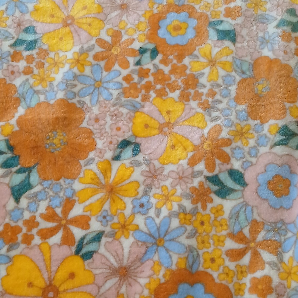 RACHEL Rachel Roy Floral Plush Throw - Picture 5 of 11